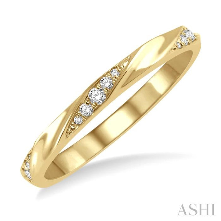 1/10 ctw Pod Shape Grooves Round Cut Diamond Stackable Band in 14K Yellow Gold 1/10 ctw Pod Shape Grooves Round Cut Diamond Stackable Band in 14K Yellow Gold