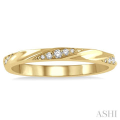 1/10 ctw Pod Shape Grooves Round Cut Diamond Stackable Band in 14K Yellow Gold 1/10 ctw Pod Shape Grooves Round Cut Diamond Stackable Band in 14K Yellow Gold