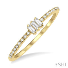 1/5 Ctw Baguette and Round Cut Diamond Petite Fashion Ring in 10K Yellow Gold 1/5 Ctw Baguette and Round Cut Diamond Petite Fashion Ring in 10K Yellow Gold