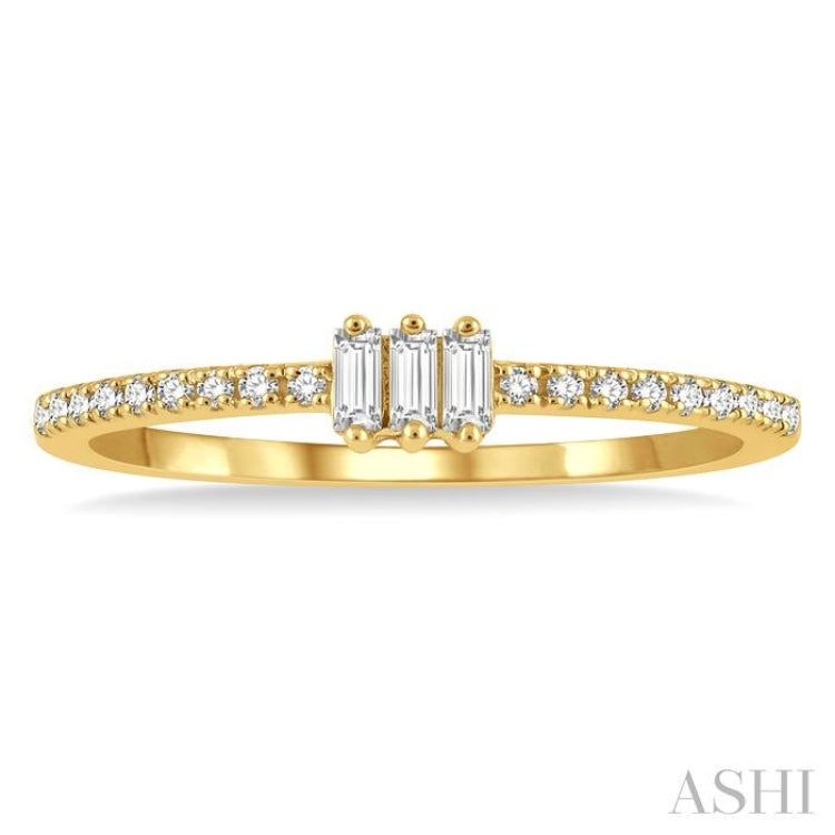 1/5 Ctw Baguette and Round Cut Diamond Petite Fashion Ring in 10K Yellow Gold 1/5 Ctw Baguette and Round Cut Diamond Petite Fashion Ring in 10K Yellow Gold