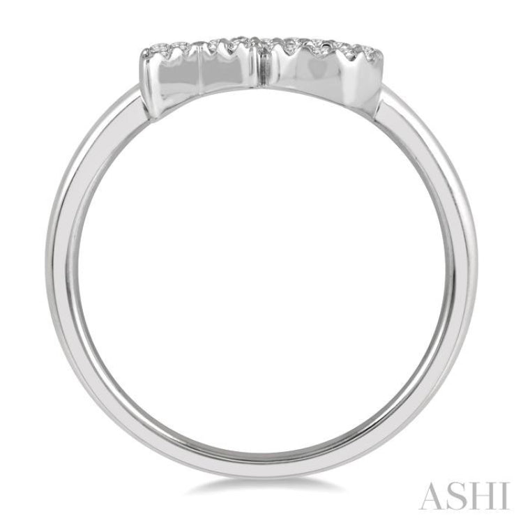 1/6 Ctw 'XO' Hugs and Kisses Round Cut Diamond Petite Fashion Ring in 10K White Gold 1/6 Ctw 'XO' Hugs and Kisses Round Cut Diamond Petite Fashion Ring in 10K White Gold