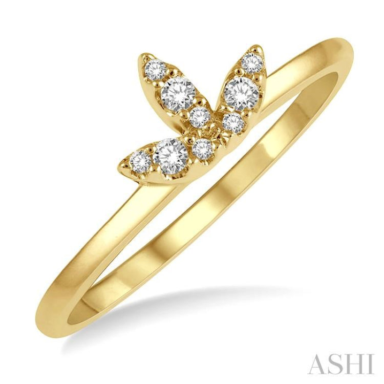 1/10 Ctw Tri Leaf Round Cut Diamond Petite Fashion Ring in 10K Yellow Gold 1/10 Ctw Tri Leaf Round Cut Diamond Petite Fashion Ring in 10K Yellow Gold