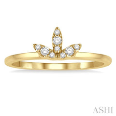 1/10 Ctw Tri Leaf Round Cut Diamond Petite Fashion Ring in 10K Yellow Gold 1/10 Ctw Tri Leaf Round Cut Diamond Petite Fashion Ring in 10K Yellow Gold