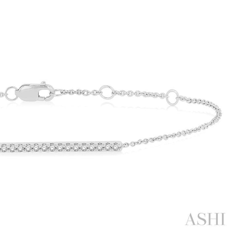 1/6 Ctw Round Cut Diamond Petite Bar Bracelet in 10K White Gold 1/6 Ctw Round Cut Diamond Petite Bar Bracelet in 10K White Gold