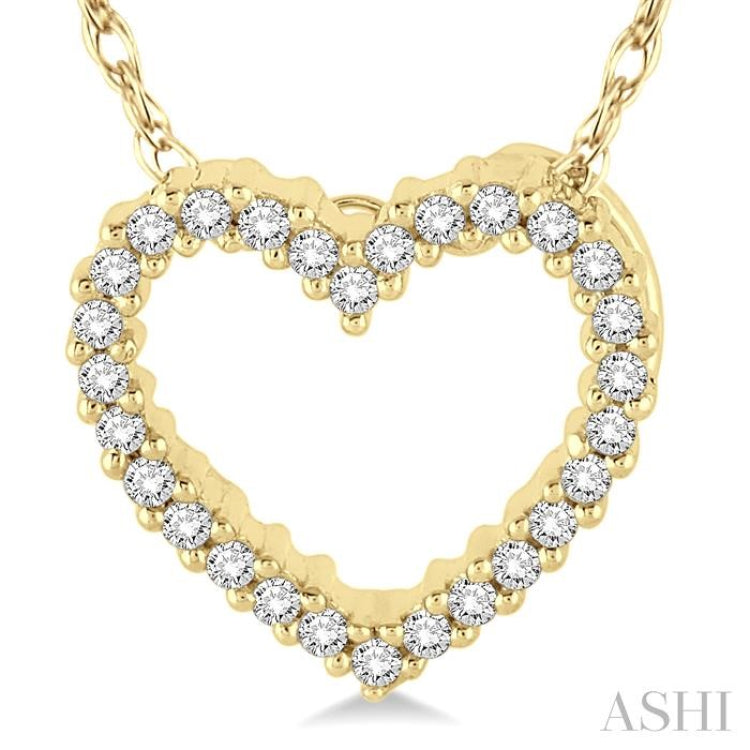 1/10 Ctw Round Cut Diamond Heart Pendant in 10K Yellow Gold with Chain 1/10 Ctw Round Cut Diamond Heart Pendant in 10K Yellow Gold with Chain