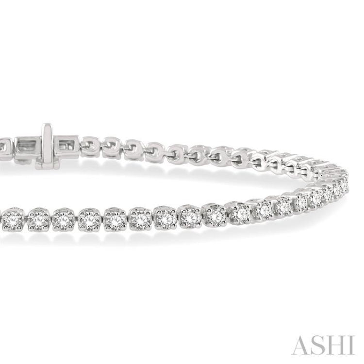 3 Ctw Round Cut Diamond Tennis Bracelet in 14K White Gold 3 Ctw Round Cut Diamond Tennis Bracelet in 14K White Gold