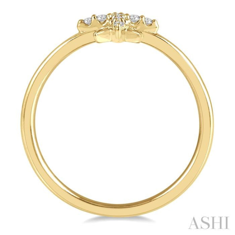 1/10 Ctw Star Center Round Cut Diamond Petite Fashion Ring in 10K Yellow Gold 1/10 Ctw Star Center Round Cut Diamond Petite Fashion Ring in 10K Yellow Gold