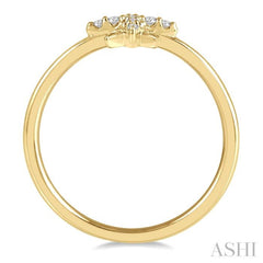 1/10 Ctw Star Center Round Cut Diamond Petite Fashion Ring in 10K Yellow Gold 1/10 Ctw Star Center Round Cut Diamond Petite Fashion Ring in 10K Yellow Gold