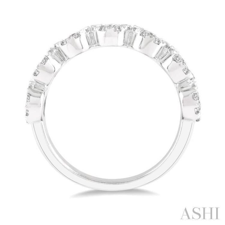 3/4 Ctw Jointed Circular Mount Lovebright Diamond Cluster Band in 14K White Gold 3/4 Ctw Jointed Circular Mount Lovebright Diamond Cluster Band in 14K White Gold