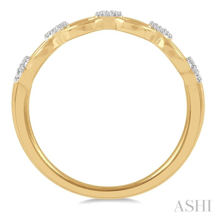 1/10 Ctw Round Cut Diamond Stackable Oval Shape Link Fashion Band in 14K Yellow Gold 1/10 Ctw Round Cut Diamond Stackable Oval Shape Link Fashion Band in 14K Yellow Gold