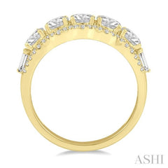 1 1/2 Ctw Baguette and Round Cut Diamond Fashion Ring in 14K Yellow Gold 1 1/2 Ctw Baguette and Round Cut Diamond Fashion Ring in 14K Yellow Gold