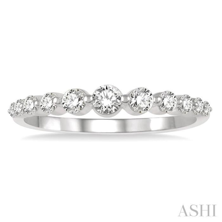 1/3 ctw Graduated Round Cut Diamond Fashion Ring in 14K White Gold 1/3 ctw Graduated Round Cut Diamond Fashion Ring in 14K White Gold