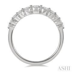 1/3 ctw Graduated Round Cut Diamond Fashion Ring in 14K White Gold 1/3 ctw Graduated Round Cut Diamond Fashion Ring in 14K White Gold