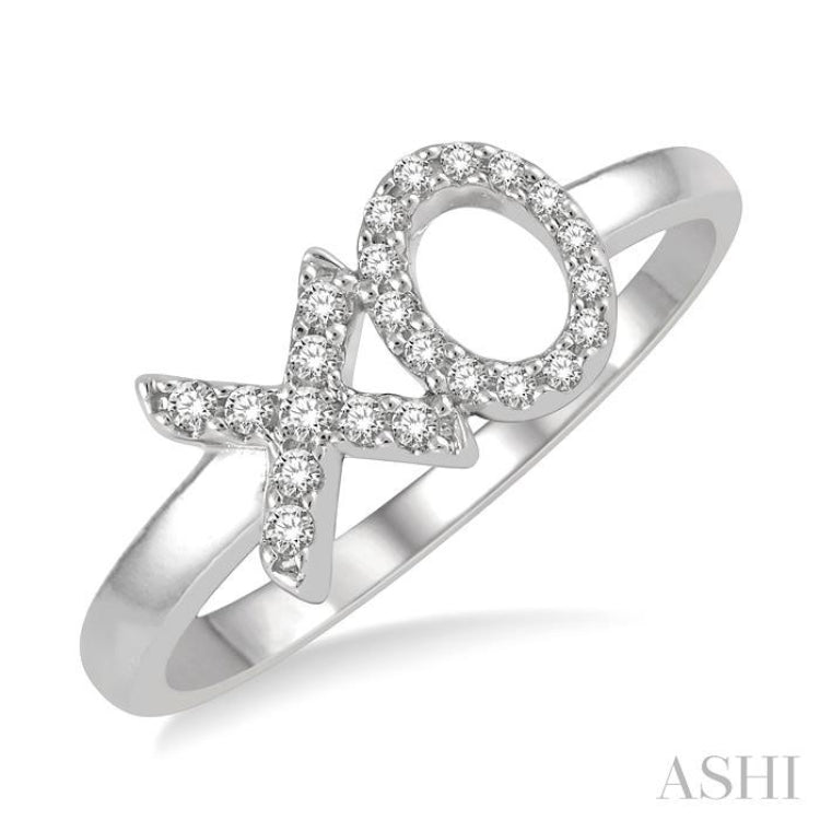 1/6 Ctw 'XO' Hugs and Kisses Round Cut Diamond Petite Fashion Ring in 14K White Gold 1/6 Ctw 'XO' Hugs and Kisses Round Cut Diamond Petite Fashion Ring in 14K White Gold