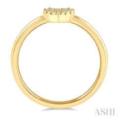 1/10 Ctw Heart Charm Round Cut Diamond Petite Fashion Ring in 14K Yellow Gold 1/10 Ctw Heart Charm Round Cut Diamond Petite Fashion Ring in 14K Yellow Gold
