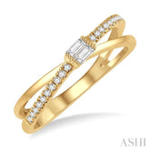 1/6 Ctw Criss-Cross Baguette and Round Cut Diamond Fashion Ring in 14K Yellow Gold