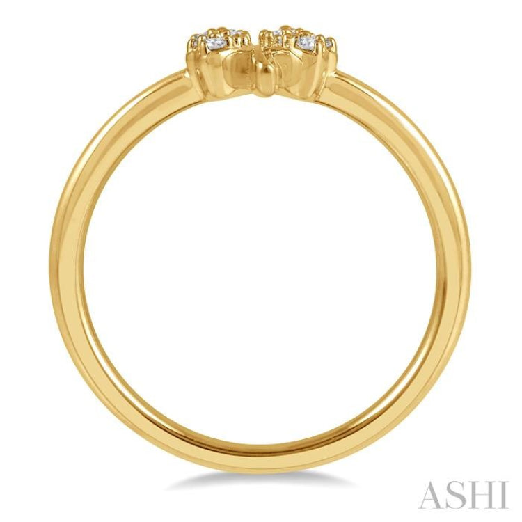1/10 Ctw Clover Charm Round Cut Diamond Petite Fashion Ring in 14K Yellow Gold 1/10 Ctw Clover Charm Round Cut Diamond Petite Fashion Ring in 14K Yellow Gold