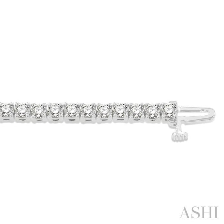 5 Ctw Round Cut Diamond Tennis Bracelet in 14K White Gold 5 Ctw Round Cut Diamond Tennis Bracelet in 14K White Gold