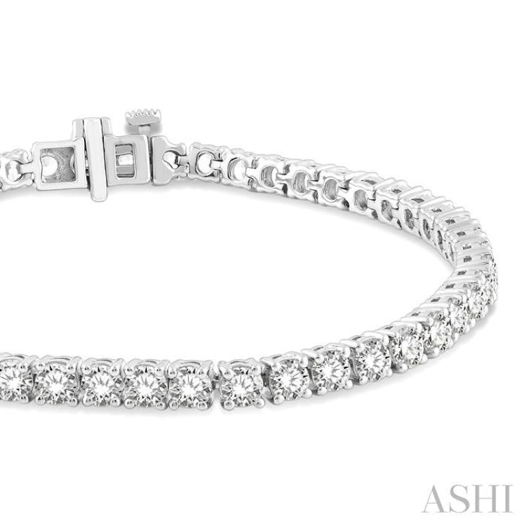 7 Ctw Round Cut Diamond Tennis Bracelet in 14K White Gold 7 Ctw Round Cut Diamond Tennis Bracelet in 14K White Gold