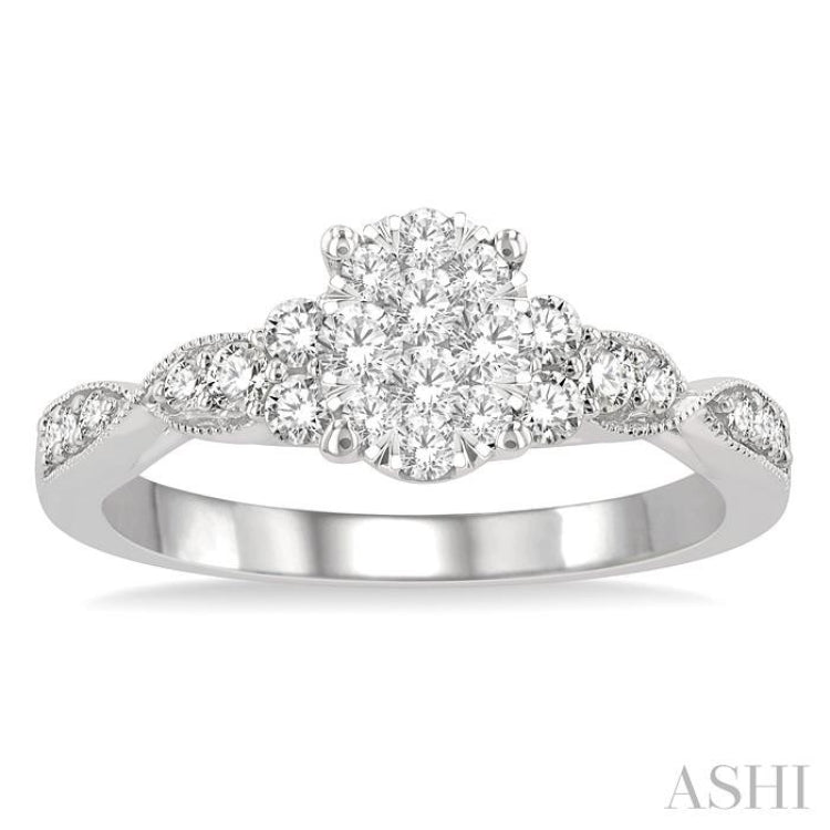 1/2 Ctw Oval Shape Center Criss-Cross Carved Shank Lovebright Round Cut Diamond Engagement Ring in 14K White Gold 1/2 Ctw Oval Shape Center Criss-Cross Carved Shank Lovebright Round Cut Diamond Engagement Ring in 14K White Gold