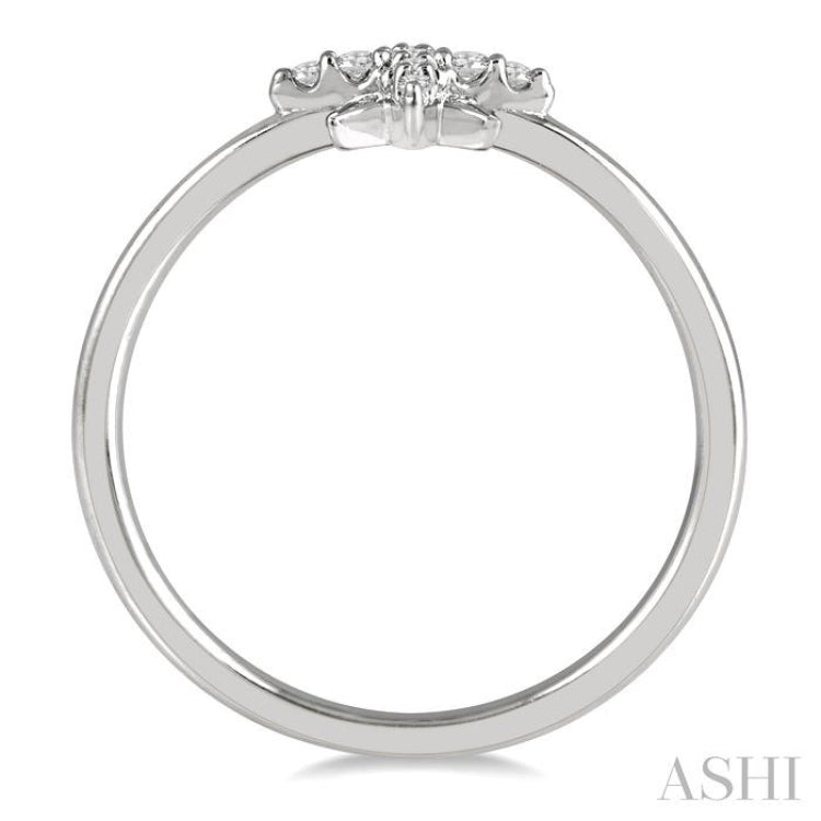 1/10 Ctw Star Center Round Cut Diamond Petite Fashion Ring in 10K White Gold 1/10 Ctw Star Center Round Cut Diamond Petite Fashion Ring in 10K White Gold