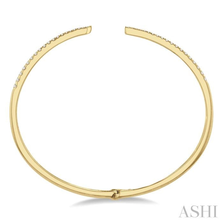 1/2 ctw Round Cut Diamond Claw Cuff Bangle in 14K Yellow Gold 1/2 ctw Round Cut Diamond Claw Cuff Bangle in 14K Yellow Gold