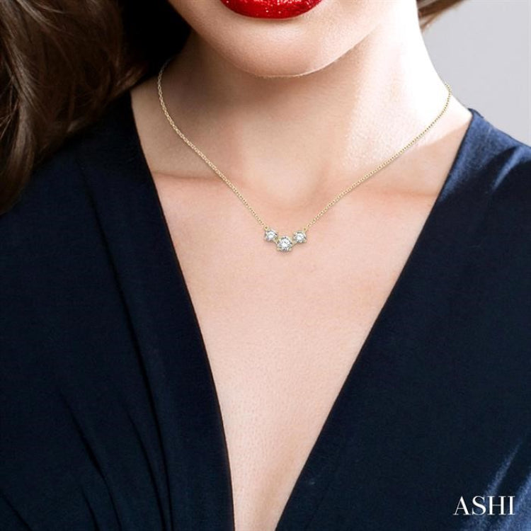 1 1/4 Ctw Three Stone Round Cut Diamond Necklace in 14K Yellow Gold 1 1/4 Ctw Three Stone Round Cut Diamond Necklace in 14K Yellow Gold