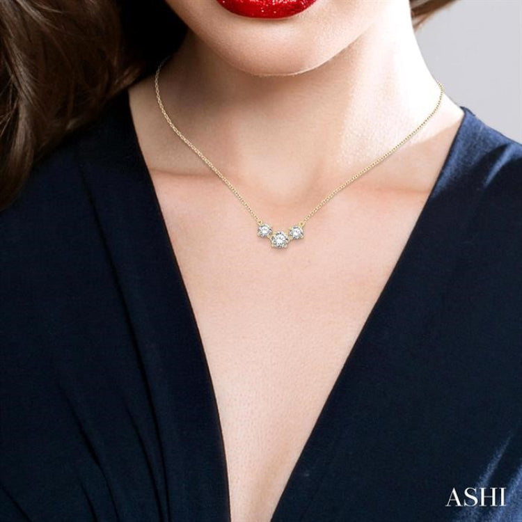 1 1/2 Ctw Three Stone Round Cut Diamond Necklace in 14K Yellow Gold 1 1/2 Ctw Three Stone Round Cut Diamond Necklace in 14K Yellow Gold