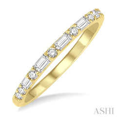 1/3 Ctw Alternating Baguette and Round Cut Diamond Wedding Band in 14K Yellow Gold 1/3 Ctw Alternating Baguette and Round Cut Diamond Wedding Band in 14K Yellow Gold
