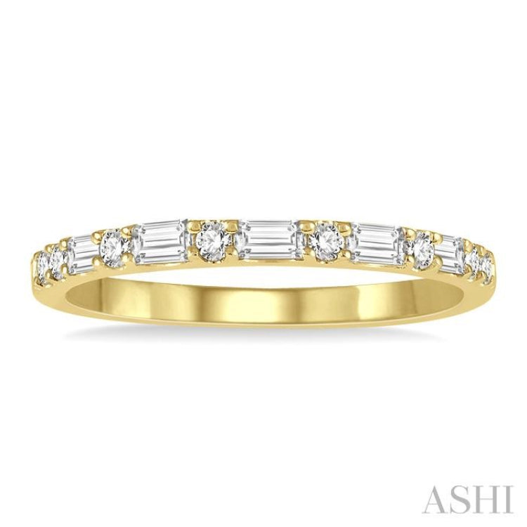 1/3 Ctw Alternating Baguette and Round Cut Diamond Wedding Band in 14K Yellow Gold 1/3 Ctw Alternating Baguette and Round Cut Diamond Wedding Band in 14K Yellow Gold