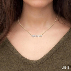 1 1/10 Ctw Scatter Multi Cut Diamond Fashion Necklace in 14K Yellow Gold 1 1/10 Ctw Scatter Multi Cut Diamond Fashion Necklace in 14K Yellow Gold