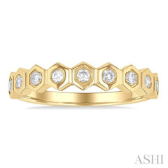 1/5 ctw Hexagon Shape Link Round Cut Diamond Fashion Ring in 14K Yellow Gold 1/5 ctw Hexagon Shape Link Round Cut Diamond Fashion Ring in 14K Yellow Gold