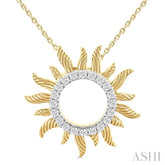1/4 Ctw Textured Sunburst Round Cut Diamond Fashion Pendant With Chain in 14K Yellow Gold