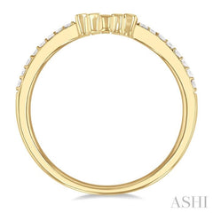 1/4 Ctw Baguette Cut Chevron Centerpiece Round Cut Diamond Wedding Band in 14K Yellow Gold 1/4 Ctw Baguette Cut Chevron Centerpiece Round Cut Diamond Wedding Band in 14K Yellow Gold