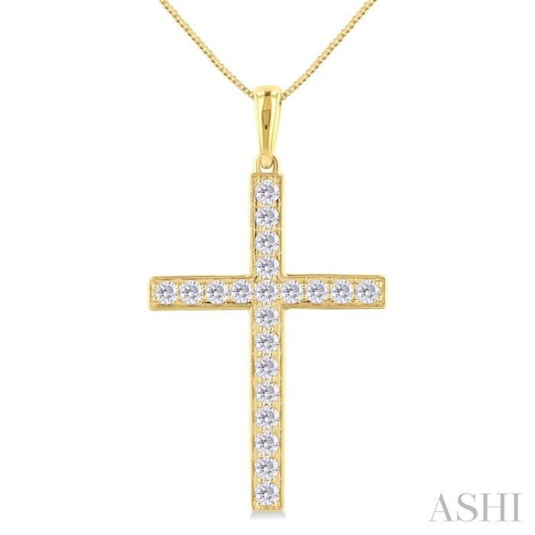 1/2 Ctw Round Cut Diamond Pave Set 1-Inch Plate Cross Pendant With Chain in 14K Yellow Gold 1/2 Ctw Round Cut Diamond Pave Set 1-Inch Plate Cross Pendant With Chain in 14K Yellow Gold
