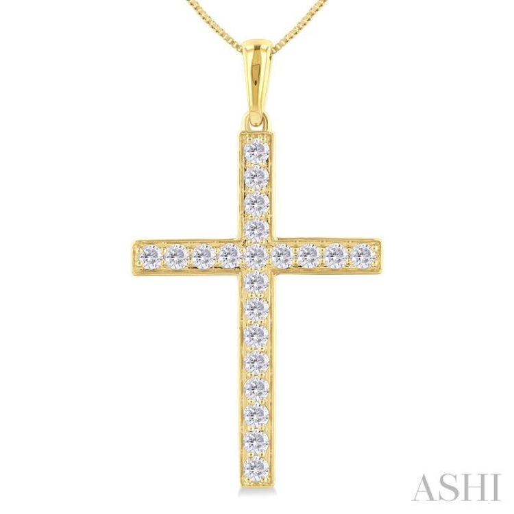 1/2 Ctw Round Cut Diamond Pave Set 1-Inch Plate Cross Pendant With Chain in 14K Yellow Gold 1/2 Ctw Round Cut Diamond Pave Set 1-Inch Plate Cross Pendant With Chain in 14K Yellow Gold