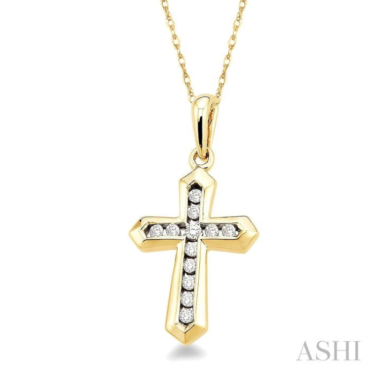 1/10 Ctw Round Cut Diamond Cross Pendant in 14K Yellow Gold with Chain 1/10 Ctw Round Cut Diamond Cross Pendant in 14K Yellow Gold with Chain