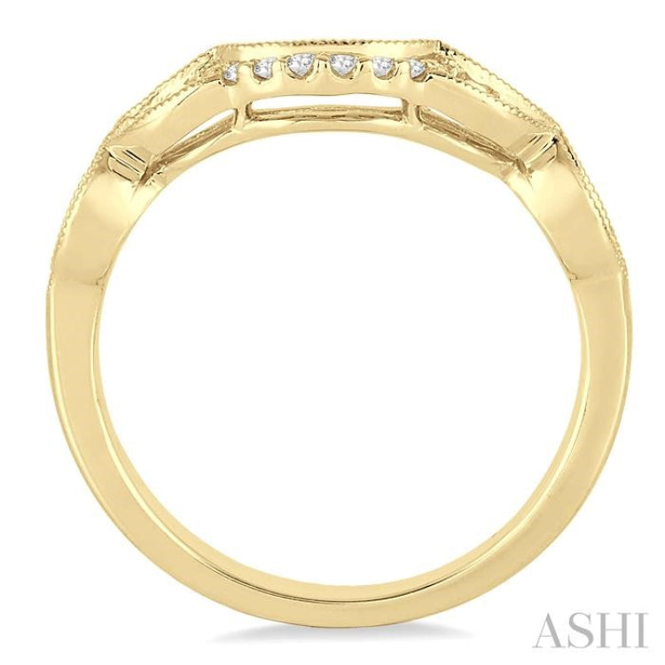 1/10 Ctw Round Cut Diamond Wedding Band in 14K Yellow Gold 1/10 Ctw Round Cut Diamond Wedding Band in 14K Yellow Gold