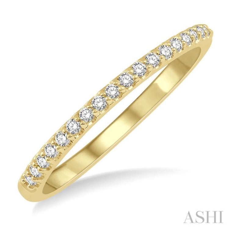 1/6 ctw Round Cut Diamond Wedding Band in 14K Yellow Gold 1/6 ctw Round Cut Diamond Wedding Band in 14K Yellow Gold