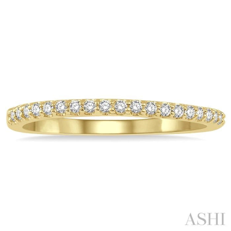 1/6 ctw Round Cut Diamond Wedding Band in 14K Yellow Gold 1/6 ctw Round Cut Diamond Wedding Band in 14K Yellow Gold