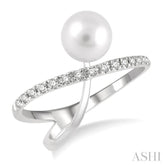 7 MM Cultured Pearl and 1/6 Ctw Round Cut Diamond Split Heart Shape Shank Ring in 14K White Gold
