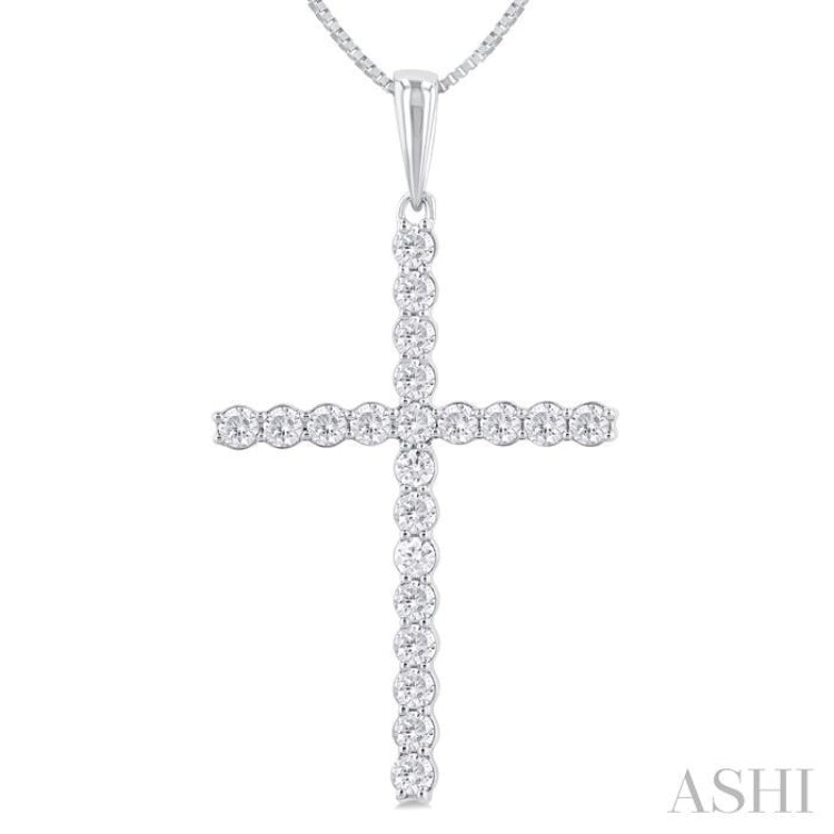 1/2 Ctw Cross Shared Prong Set Round Cut Diamond Pendant With Chain in 14K White Gold 1/2 Ctw Cross Shared Prong Set Round Cut Diamond Pendant With Chain in 14K White Gold