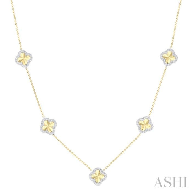 1/2 Ctw Fluted Clover Station Round Cut Diamond Necklace in 14K Yellow & White Gold 1/2 Ctw Fluted Clover Station Round Cut Diamond Necklace in 14K Yellow & White Gold