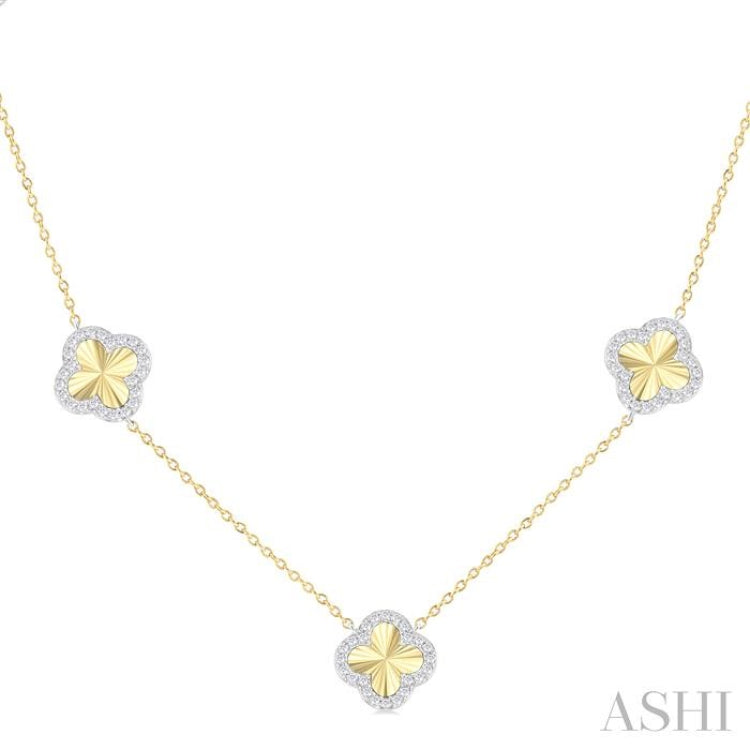 1/2 Ctw Fluted Clover Station Round Cut Diamond Necklace in 14K Yellow & White Gold 1/2 Ctw Fluted Clover Station Round Cut Diamond Necklace in 14K Yellow & White Gold