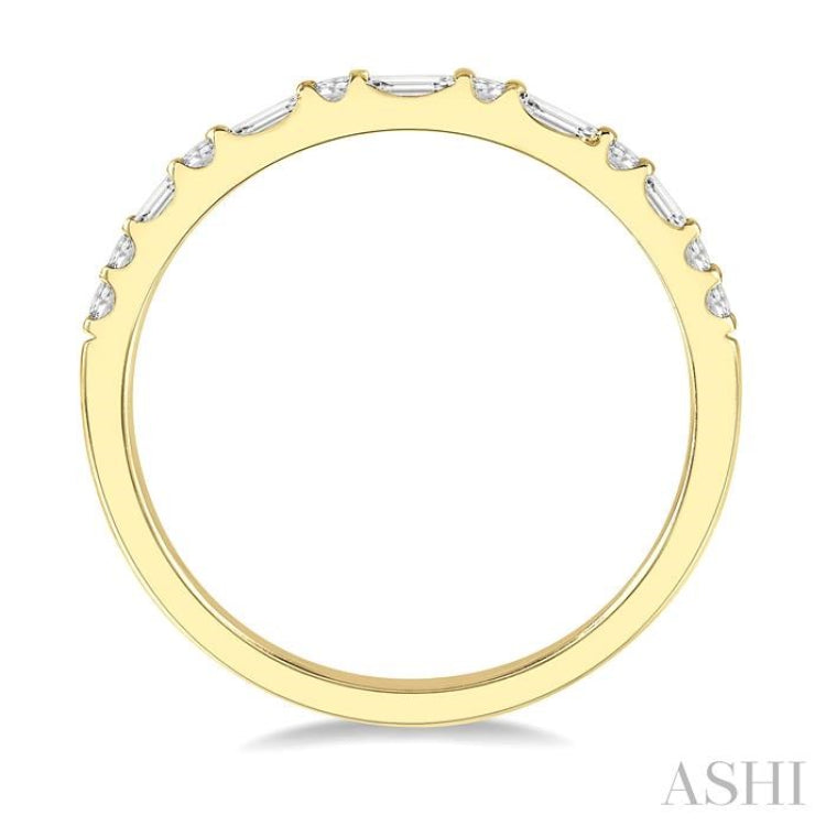 1/3 Ctw Alternating Baguette and Round Cut Diamond Wedding Band in 14K Yellow Gold