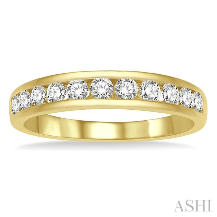 1/2 Ctw Channel Set 11 Stone Round Cut Diamond Wedding Band in 14K Yellow Gold