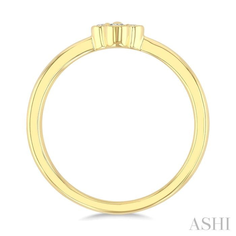 1/6 Ctw Clover Round Cut Diamond Fashion Ring in 14K Yellow Gold