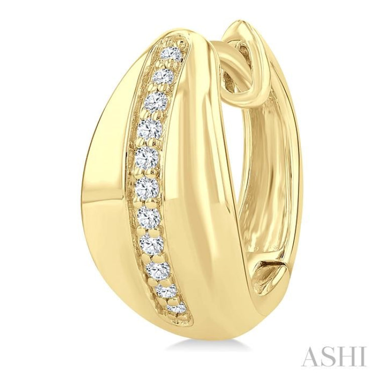 1/6 Ctw Round Cut Diamond Bold Fashion Hoop Earrings in 10K Yellow Gold