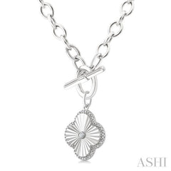 1/10 Ctw Clover Fluted Toggle Round Cut Diamond Fashion Necklace in Sterling Silver