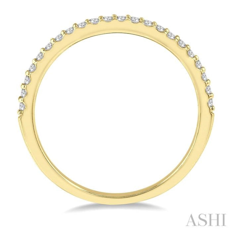 1/10 ctw Round Cut Diamond Wedding Band in 14K Yellow Gold